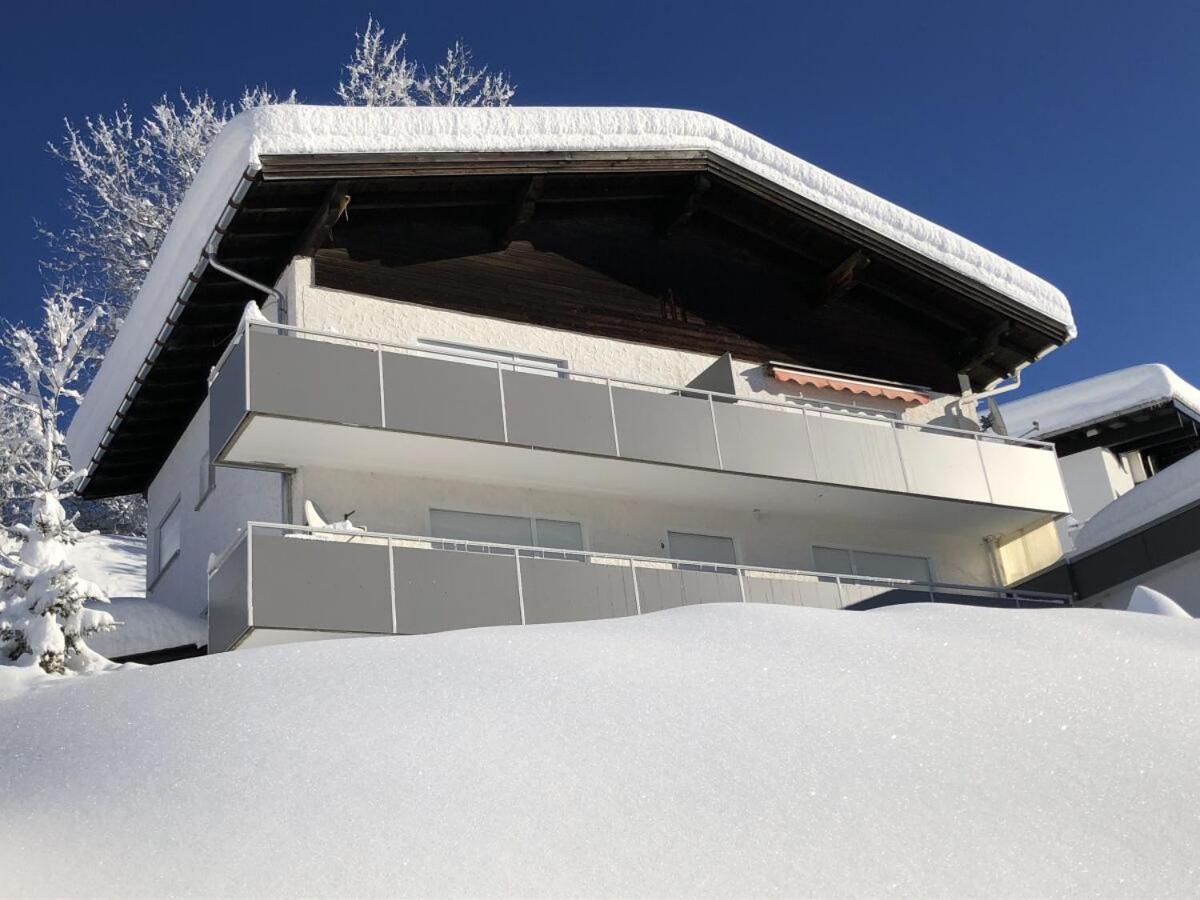 Walli Laterns - Ski Und Bergvergnuegen Direkt Vor Der Haustuer Exterior foto