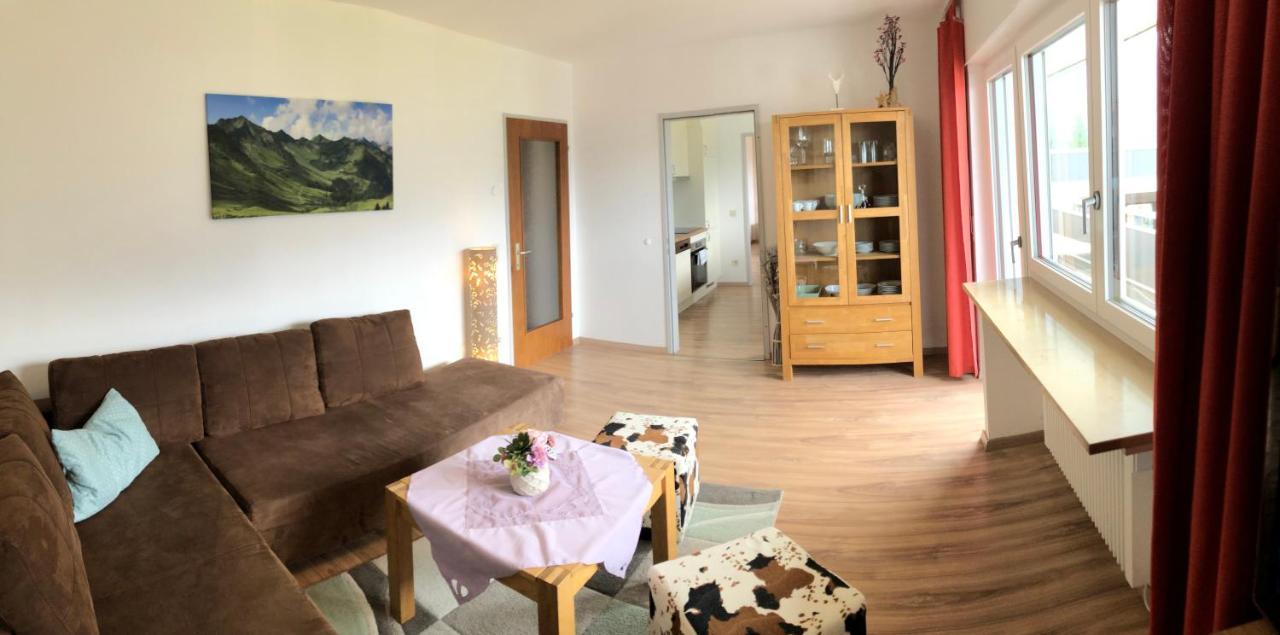 Walli Laterns - Ski Und Bergvergnuegen Direkt Vor Der Haustuer Exterior foto